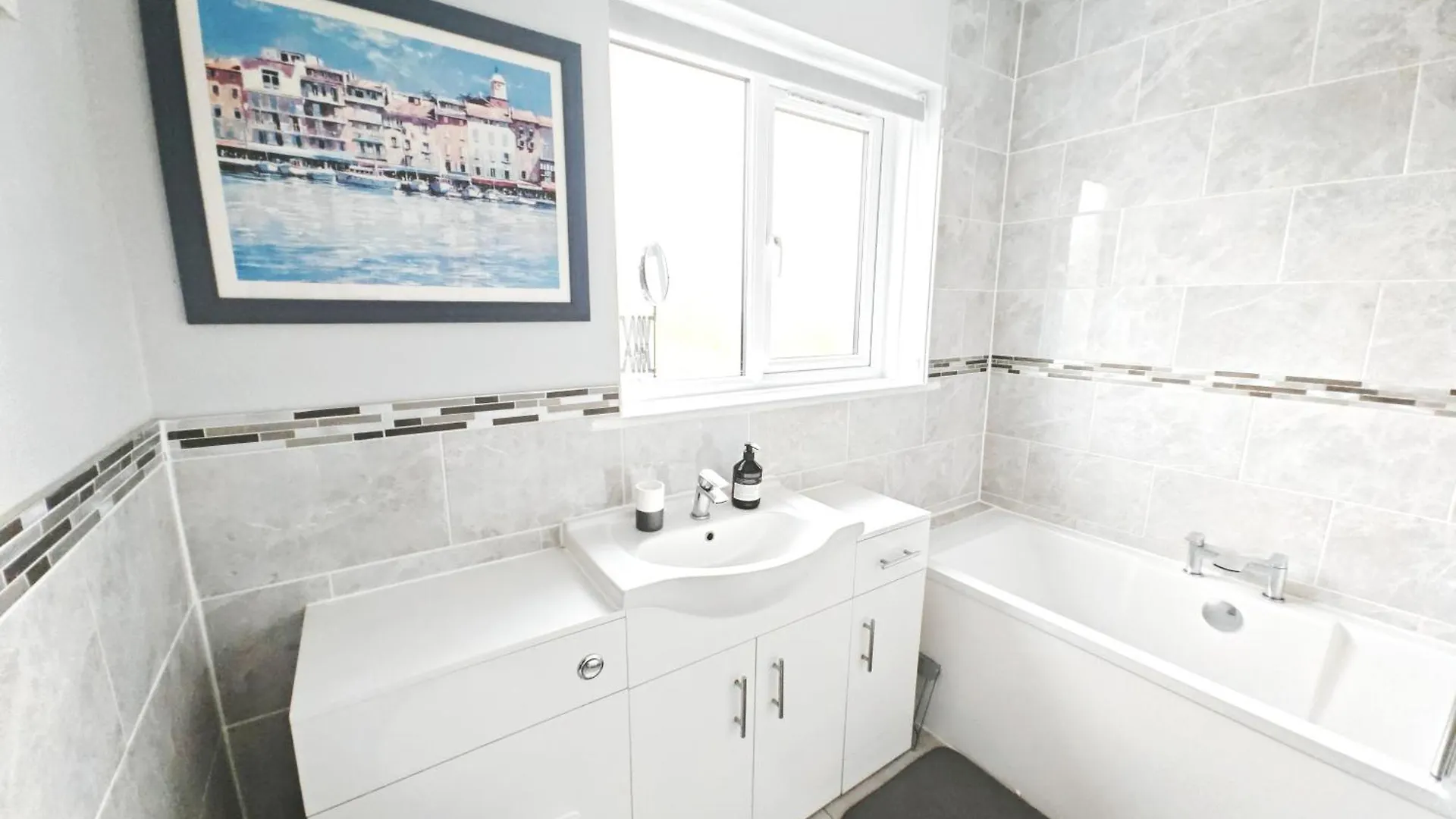 Spacious 3-Bed House - Long Stays - Free Private Parking - Contractor Friendly Exeter United Kingdom