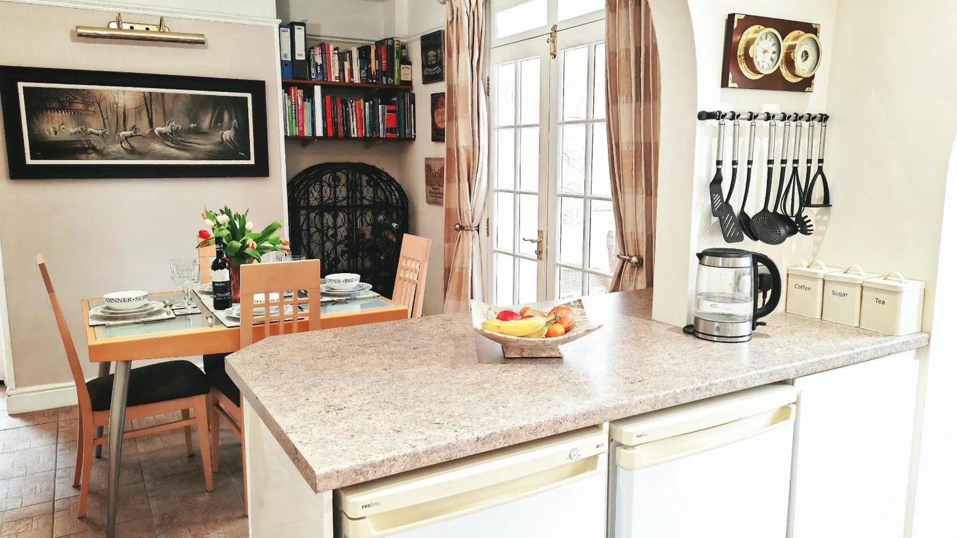 Spacious 3-Bed House - Long Stays - Free Private Parking - Contractor Friendly Exeter Holiday home