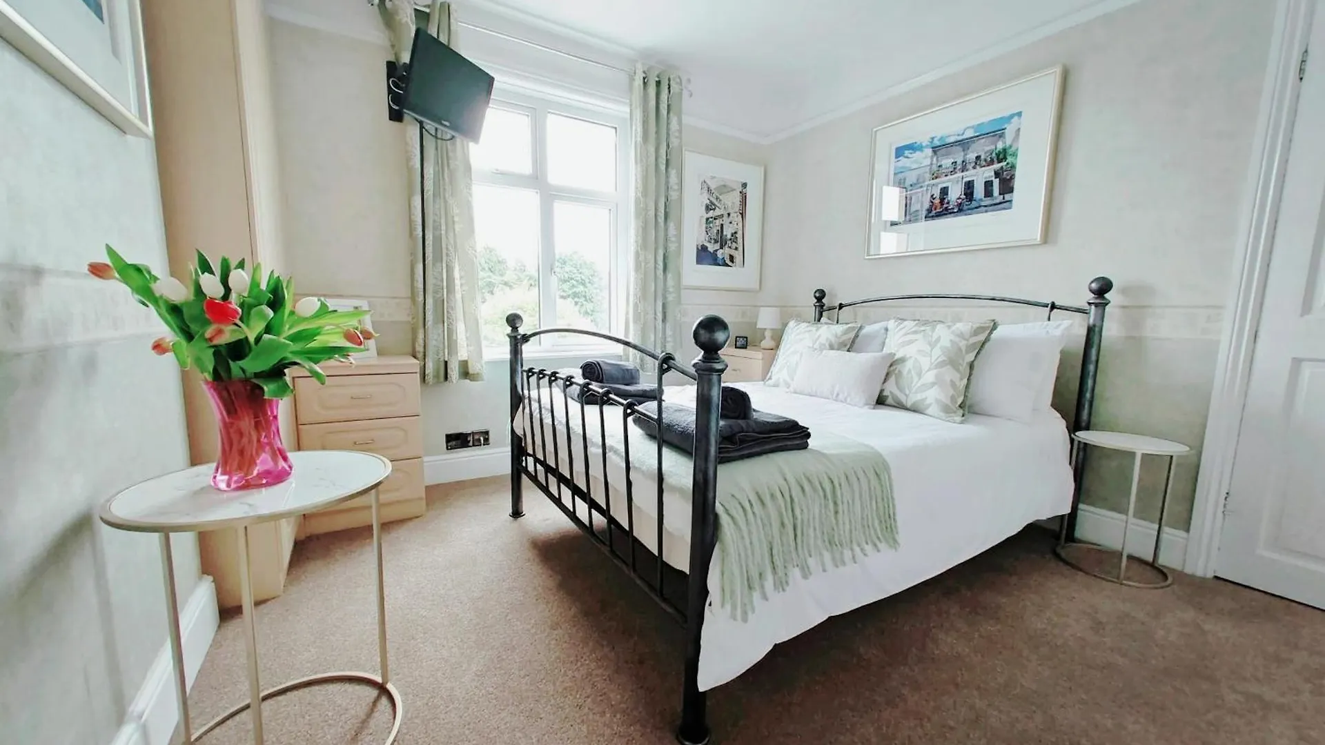 Spacious 3-Bed House - Long Stays - Free Private Parking - Contractor Friendly Exeter